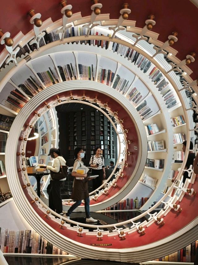 Inspiring spiral bookstore in Shenzhen