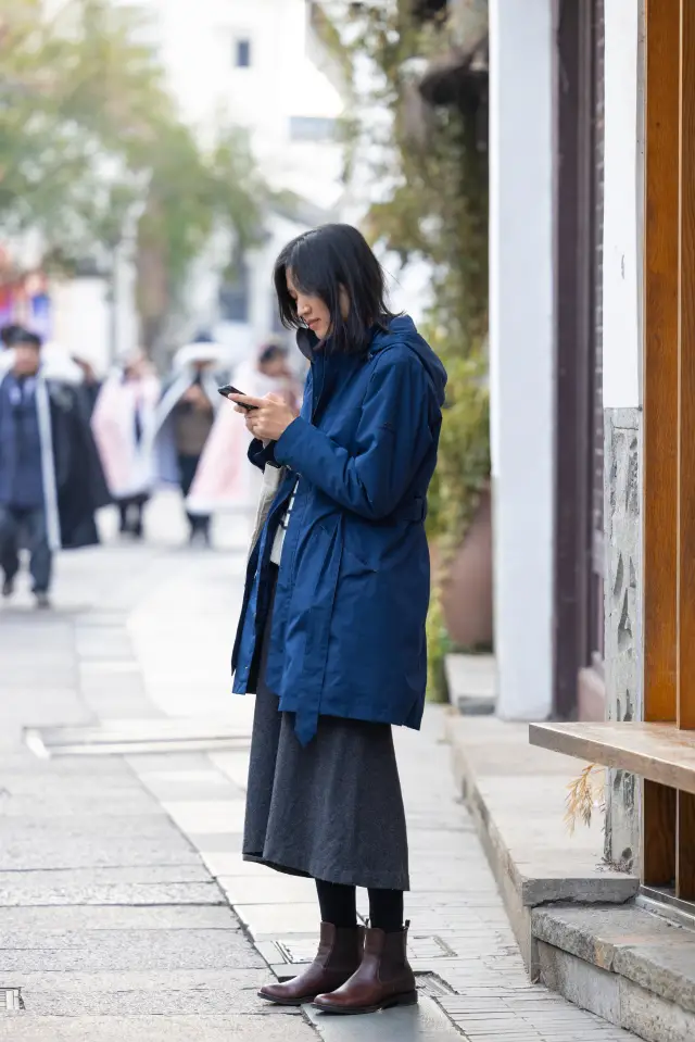 冬に杭州のこの通りに来て、ぼんやりと一人でいる