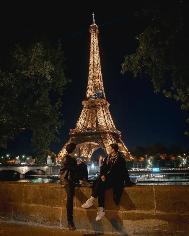 A Romantic Journey in Paris: Immerse in the City of Lights and Love! 🗼💖