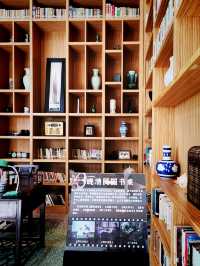 西影大廈有一個以電影之名點亮一城書香的影屋