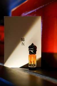 在五星級酒店的四合院裡，點一支香，尋一份靜