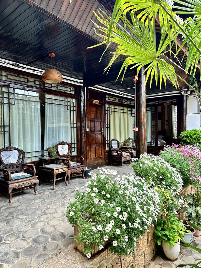 俯瞰麗江古城的絕美客棧！！一定要來