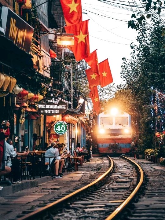 Thrilling Train Street in Vietnam🇻🇳