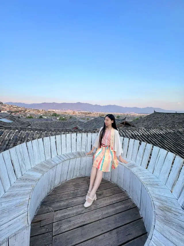 在這裡，俯瞰麗江古城全景！還有免費的旅拍！