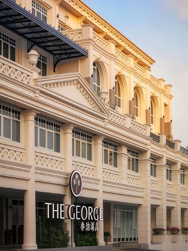 🌟✨ Penang's Heritage Haven: Discover The George Hotel! 🏨🍃