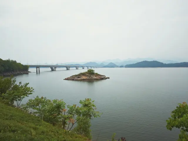 浙江｜南挽景觀大道，北攬環湖公路的千島湖大橋