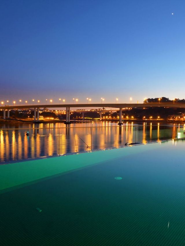 Porto's Palatial Paradise: Sleep Like Royalty! 🏰👑