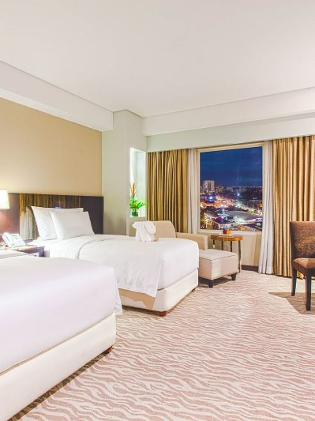 🌟 Manila's Acacia Hotel: A Festival-Goer's Dream 🎵🛏️