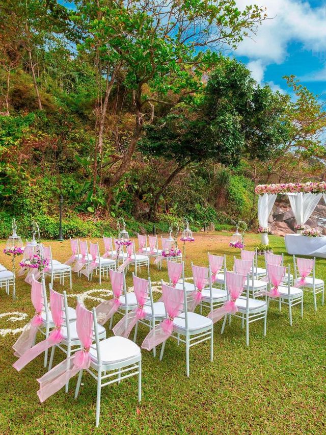 🌴 Phuket's Hidden Gem: Le Méridien Beach Bliss 🏖️