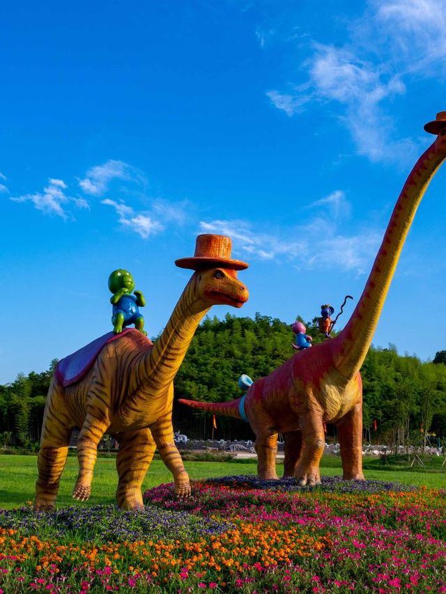 🌊 Huzhou's Top Attractions: Water Thrills & Chills 🏞️