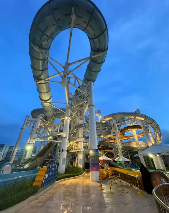 我不允許你不知道!澳門最嗨的水上樂園就是它!