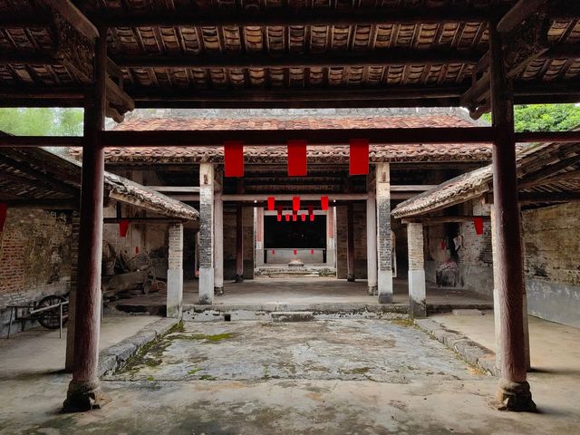 廣西平南新埠屯讚緒公祠。