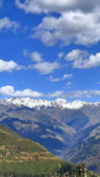 深秋的四姑娘山。