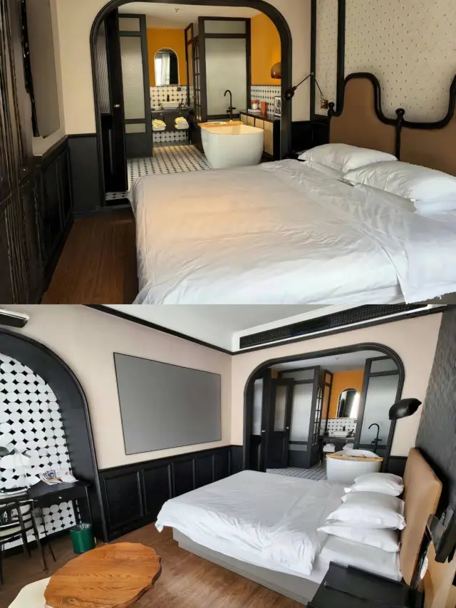 Just checked out from a hotel on Jianghan Road, Wuhan, with an average price of CNY 100 per person. 