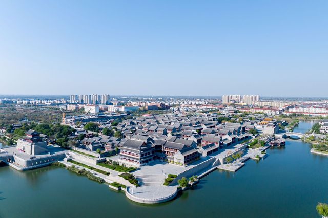 酒店門口的風景，不錯。