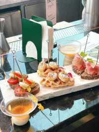 香港空港ラウンジで次のレベルの旅行体験を🍸