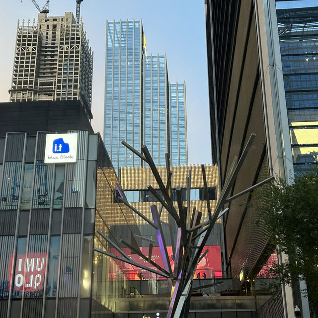 🌟萬象天地：潮流地標，解鎖時尚與藝術的完美融合！