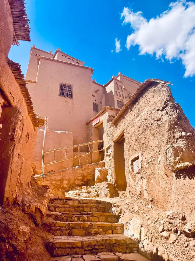 Must-Have Guide for a Moroccan Getaway with Old Friends During the Holiday