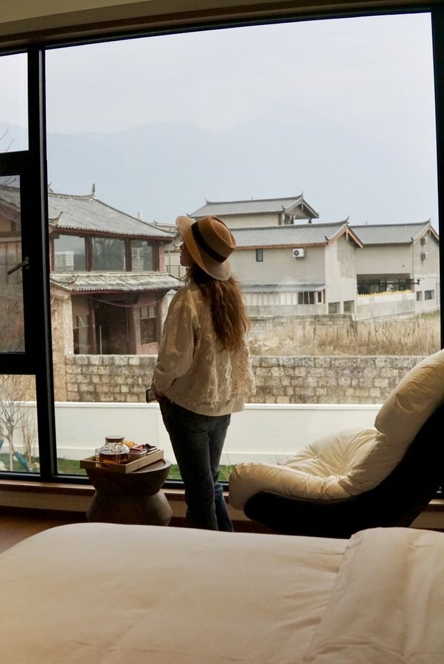 人生建議！嚟麗江住白沙古鎮，睇日照金山！