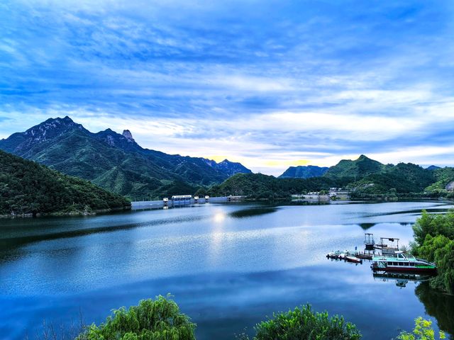 萬頃雲濤，一湖煙雨！霧靈山