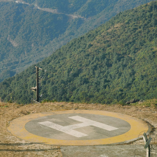 飛鵝山徒步之旅：登九龍巔峰，覽港城山海絕景