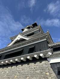 Towering Kumamoto Castle 🇯🇵🏯
