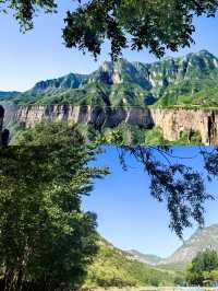 徒步懸崖掛壁公路，探秘北方最震撼嘅山水畫卷！