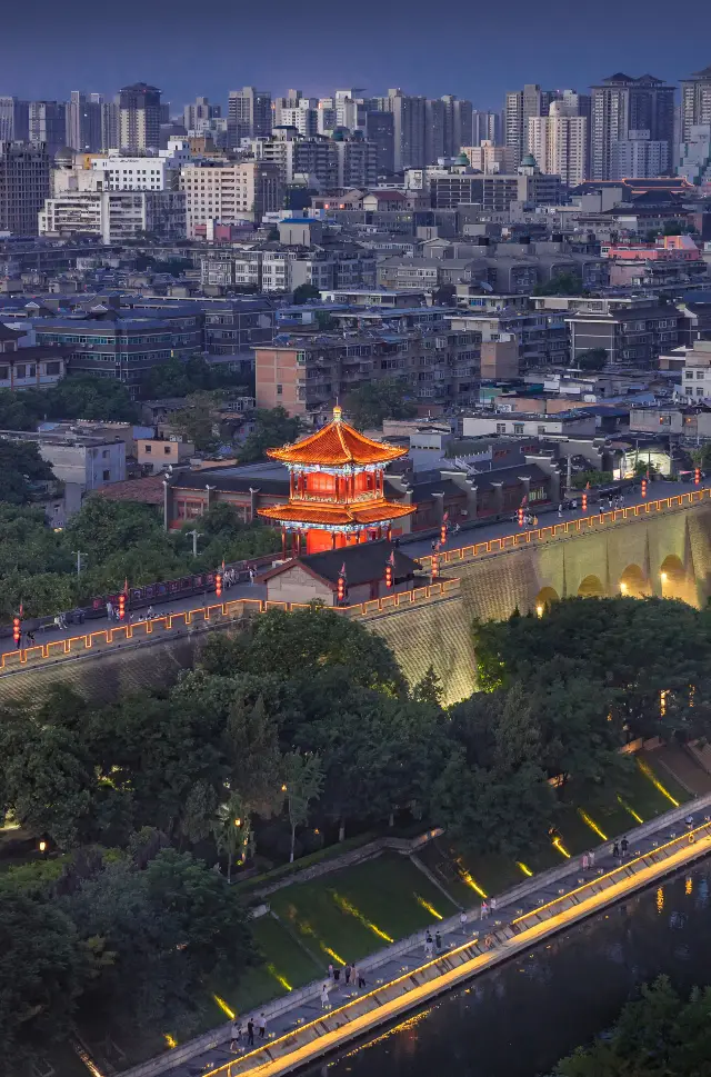 Xi'an City Wall Cycling Guide is Here! Check it Out Now