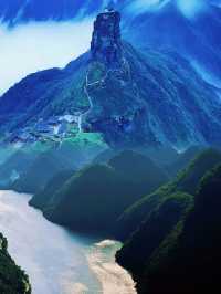 梵淨山日出絕景！雲瀑漫過腳底，恍如天宮！