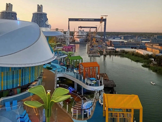 🚢 海洋星際號正式駛離造船廠，向深藍世界啟航！