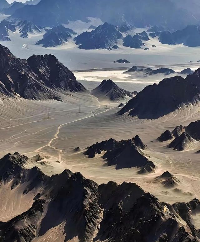 荒蕪美學：黑獨山絕非傳統的青山綠水