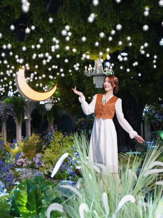 Ordinary people recreating the same wedding style as "Let Me Shine"