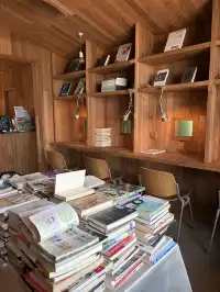 涠洲島|環島書店,就真的很chill