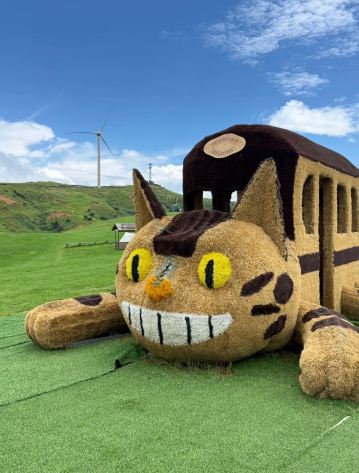 Thought the Xinjiang grasslands were already stunning, but