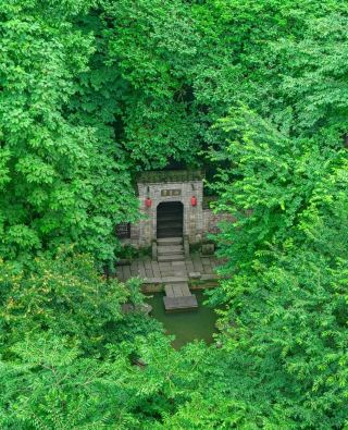 A secluded, cool Jiangnan hidden in the mountains