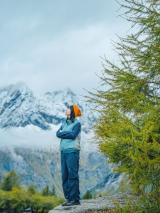 I didn't want to post this, but early autumn in Western Sichuan is just too beautiful... ...