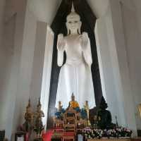 ไหว้อัฐิย่าโมที่วัดศาลาลอย โคราช