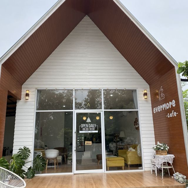 Evermore cafe🐱☕️🌸