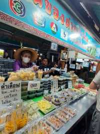 เที่ยวหัวหิน หาของกินที่ตลาดโต้รุ่ง