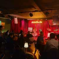 몽골 울란바토르의 아름다운 재즈바 Fat Cat Jazz Club