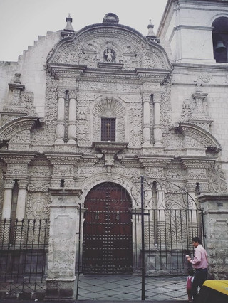 Arequipa, a white city full of ethnic colors
