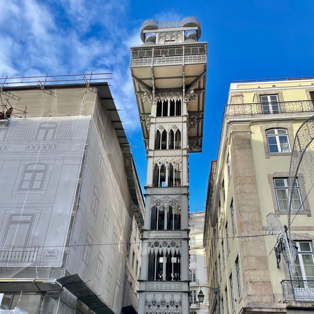 Eiffel-Inspired Elevator: Santa Justa