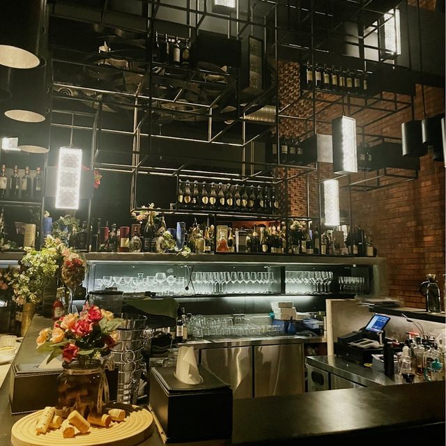 33 Blue Room