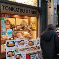 奈良商店街美味的炸豬排【 とんかつ がんこ 頑固豬排
】