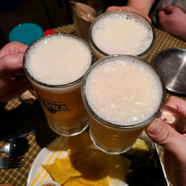 제주시청 호주느낌 솔솔 풍기는 핫한 술집 - 오지하우스