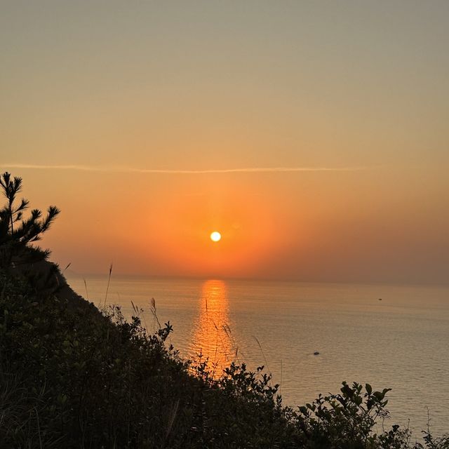 登上大澳虎山。欣賞迷人的日落🌅