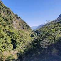 太魯閣華祿溪，青山綠水風光無限。
