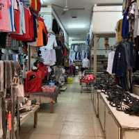 ウドムサイのタラートサオ　ルーサイ市場