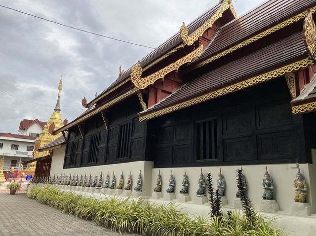 ‘วัดหมื่นเงินกอง’ เดินชมวัดสวยพร้อมขอสิ่งมงคล