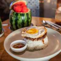 คาเฟ่พัทยา ริมหาดสุดชิค Good Old Sea Beach Cafe